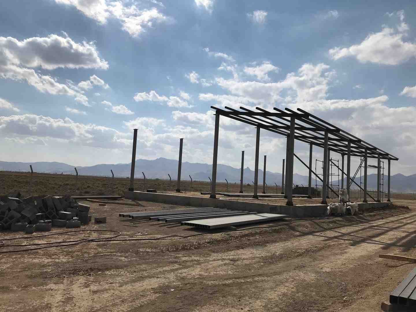 موتورخانه اتمام نصب کلیه ستون ها و بخشی از تیرهای سقف (2)